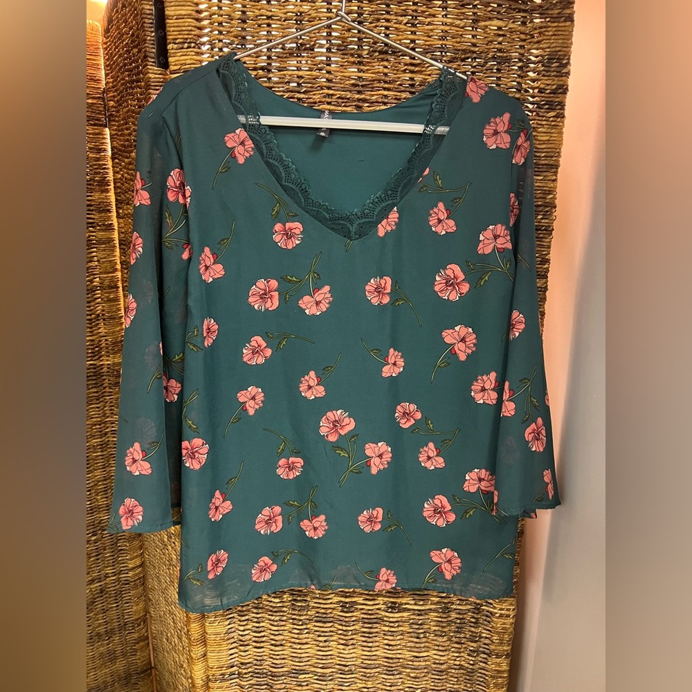 Massini- Green shirt with floral print- Size:XL-Pre-Owned